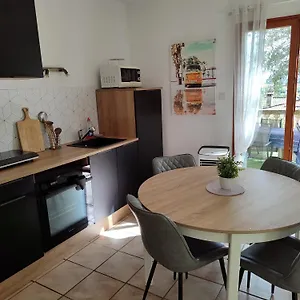 Appartement T2 En Rez De Chaussee De A, Cuers